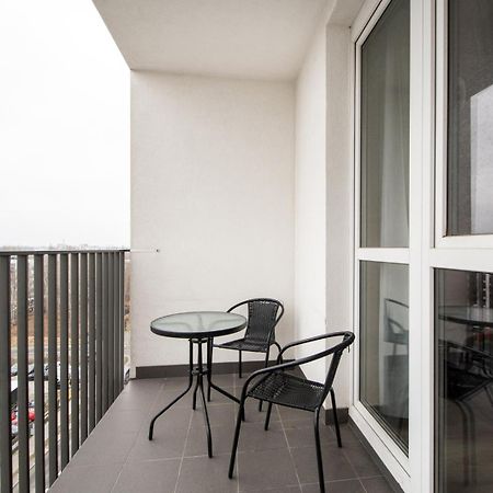 In Apartments Okecie Warsaw Exterior photo